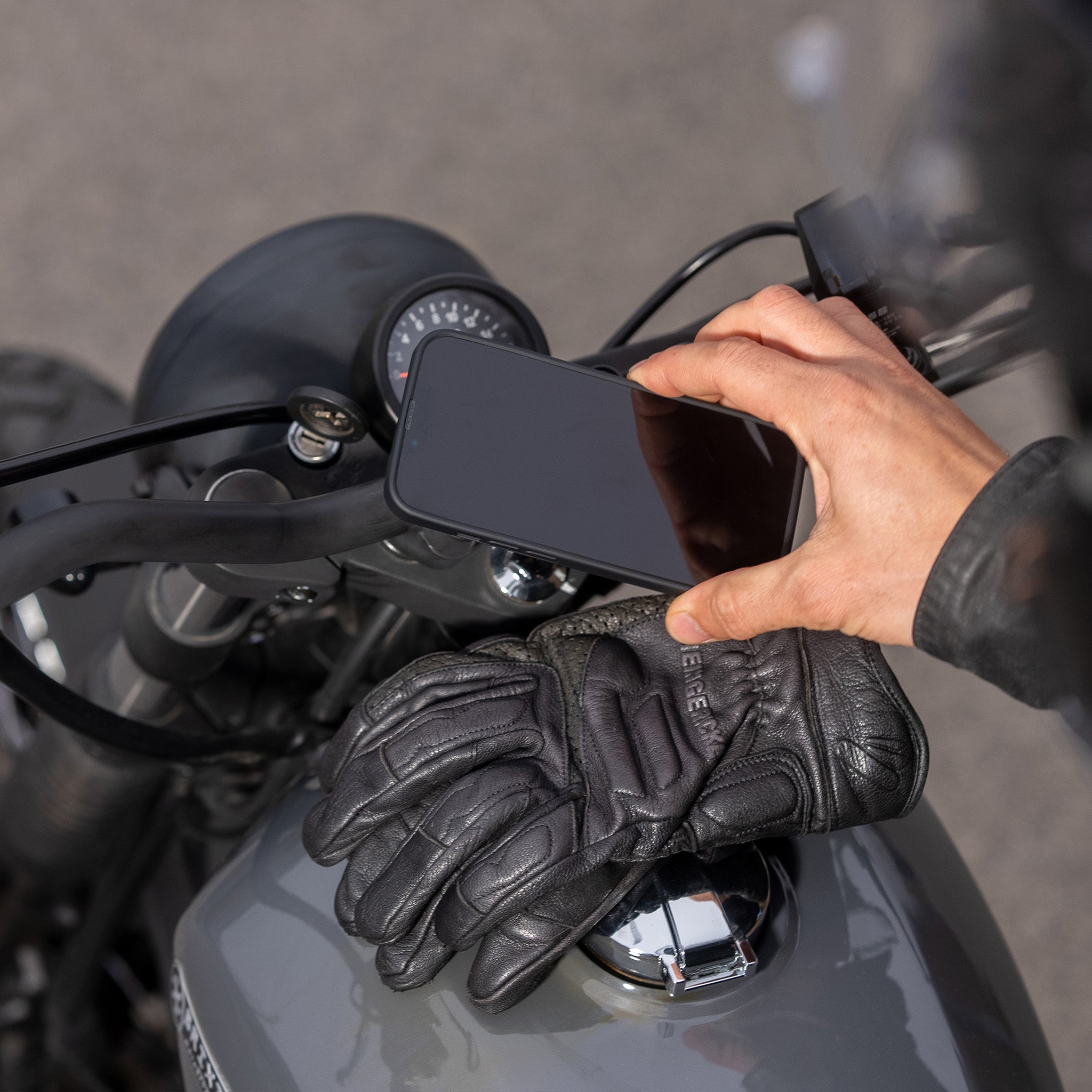 SP Connect Moto Mount LT support moto 360° léger