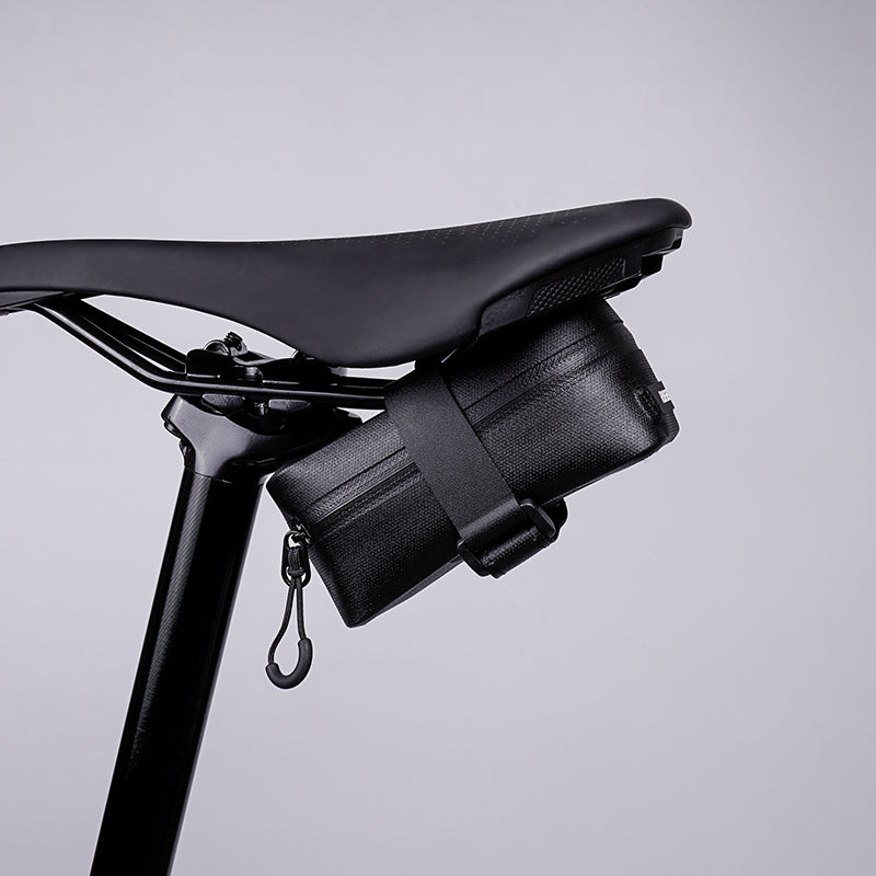 Ravemen CB06 sacoche selle vélo étanche 0,39 L + feu