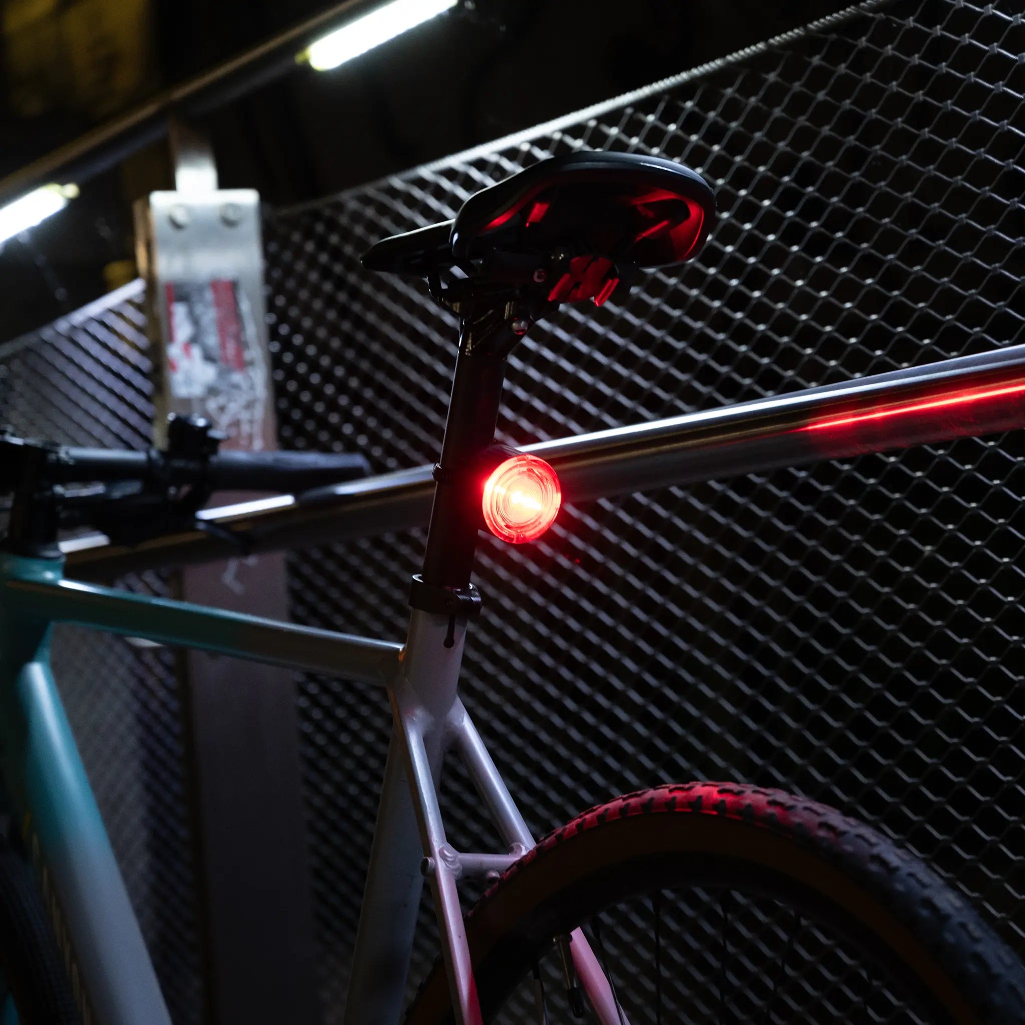 SP Connect Electronics feu arrière vélo LED rouge USB-C