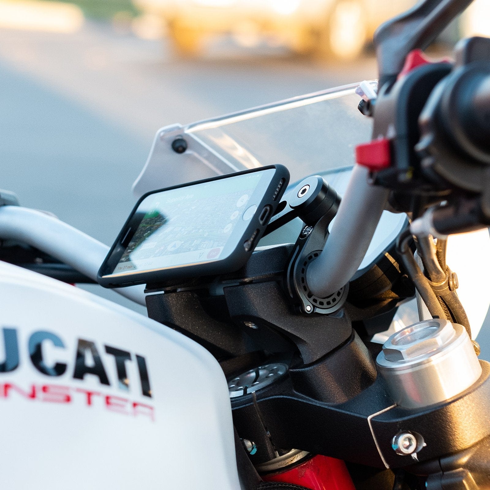 SP Connect Phone Case Topo Lines Lime coque vélo iPhone Samsung