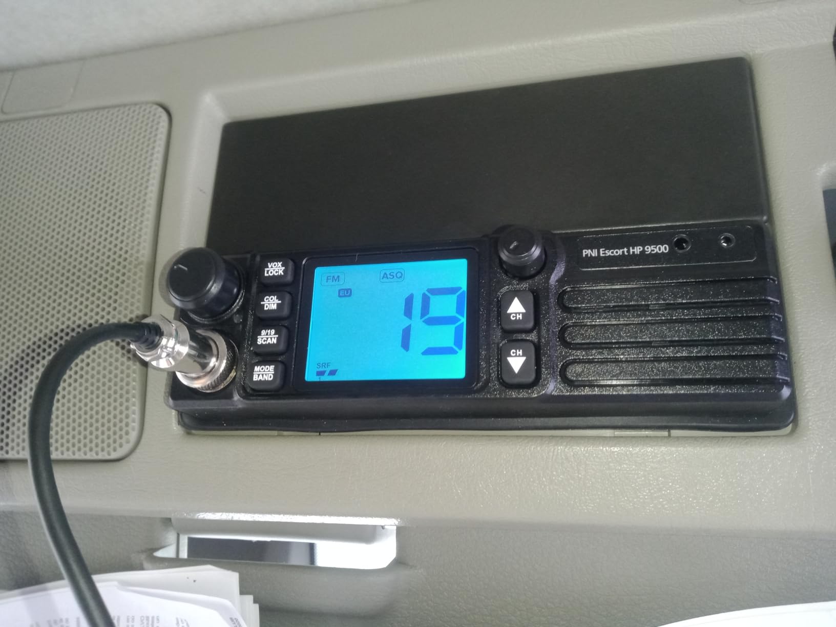 PNI Escort HP 9500 radio CB AM-FM 4W 12V/24V multistandard