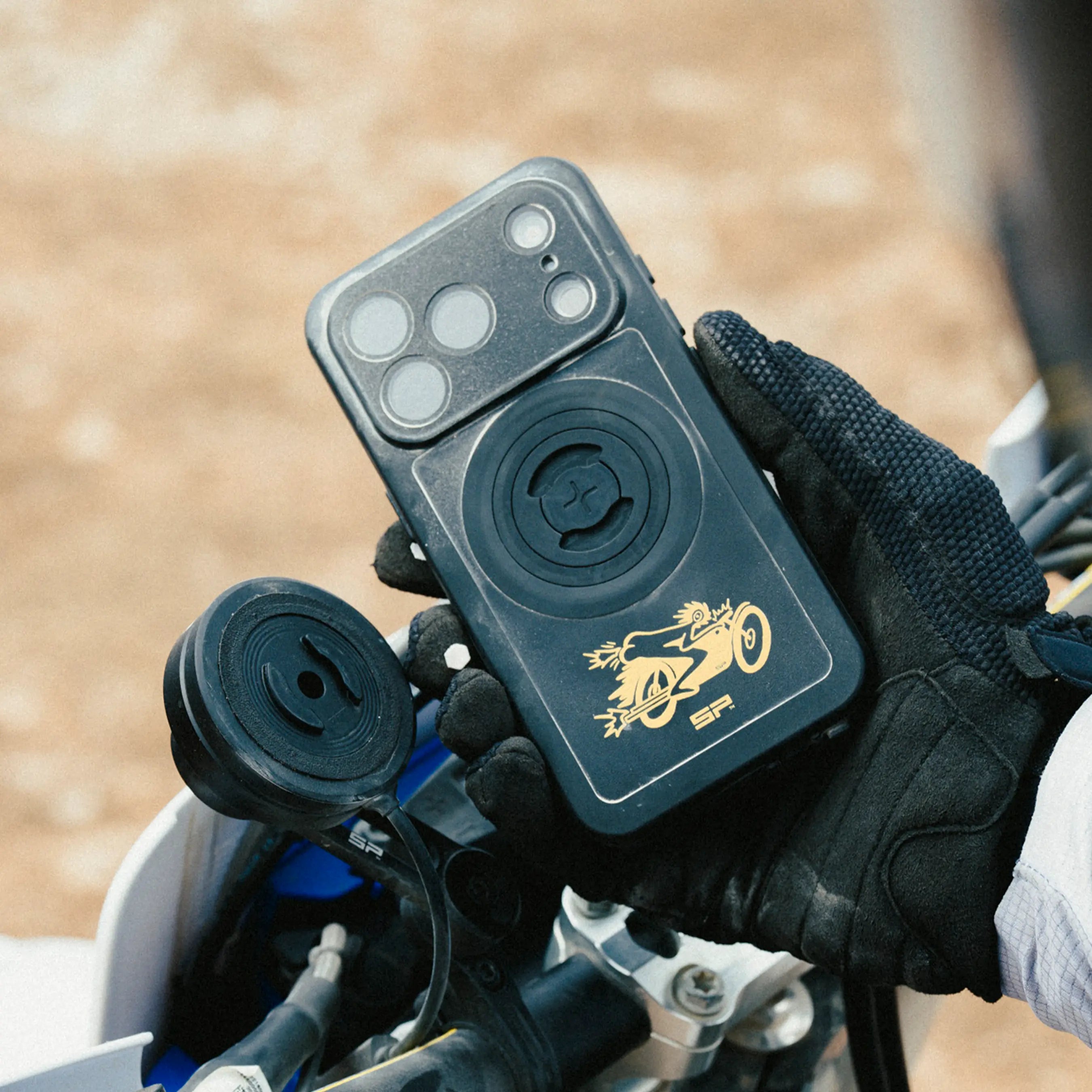 SP Connect Chase the Sun Moto coque iPhone jaune moto