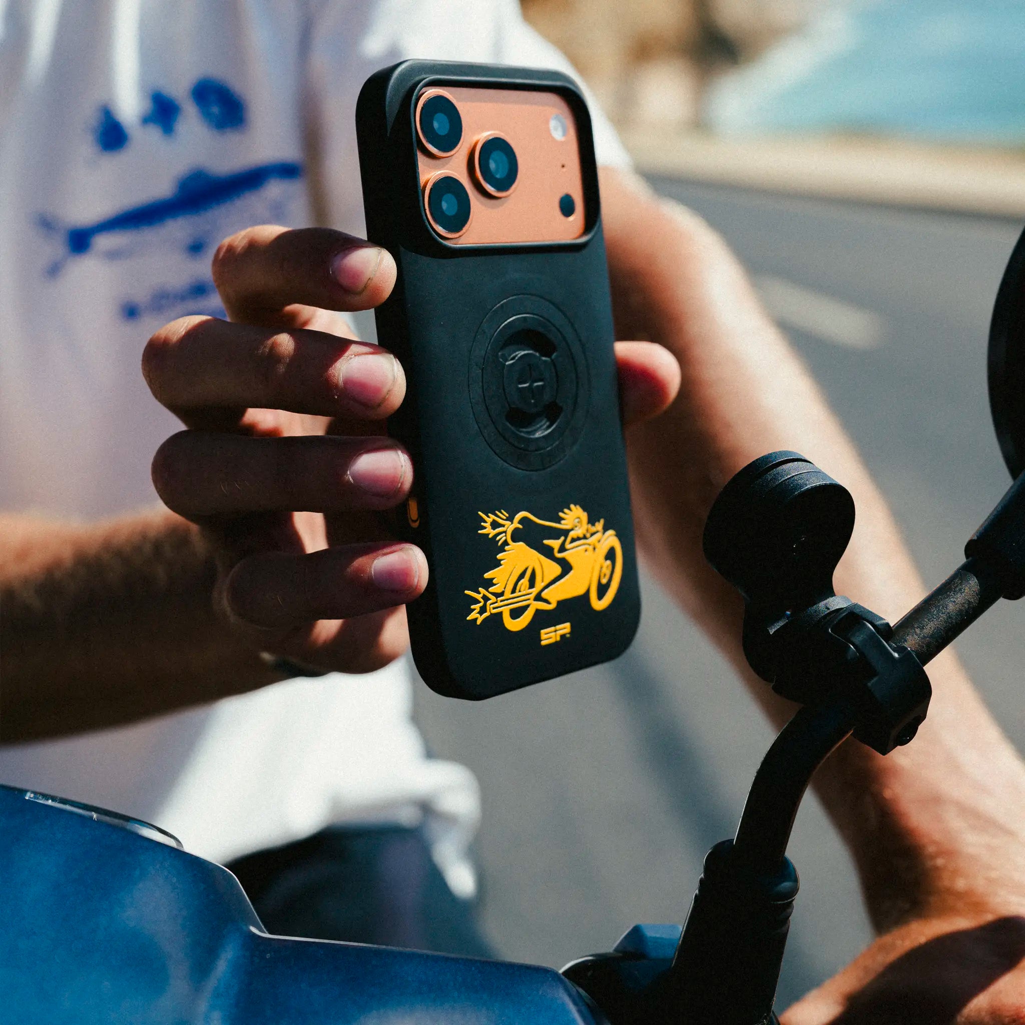 SP Connect Chase the Sun Moto coque iPhone jaune moto