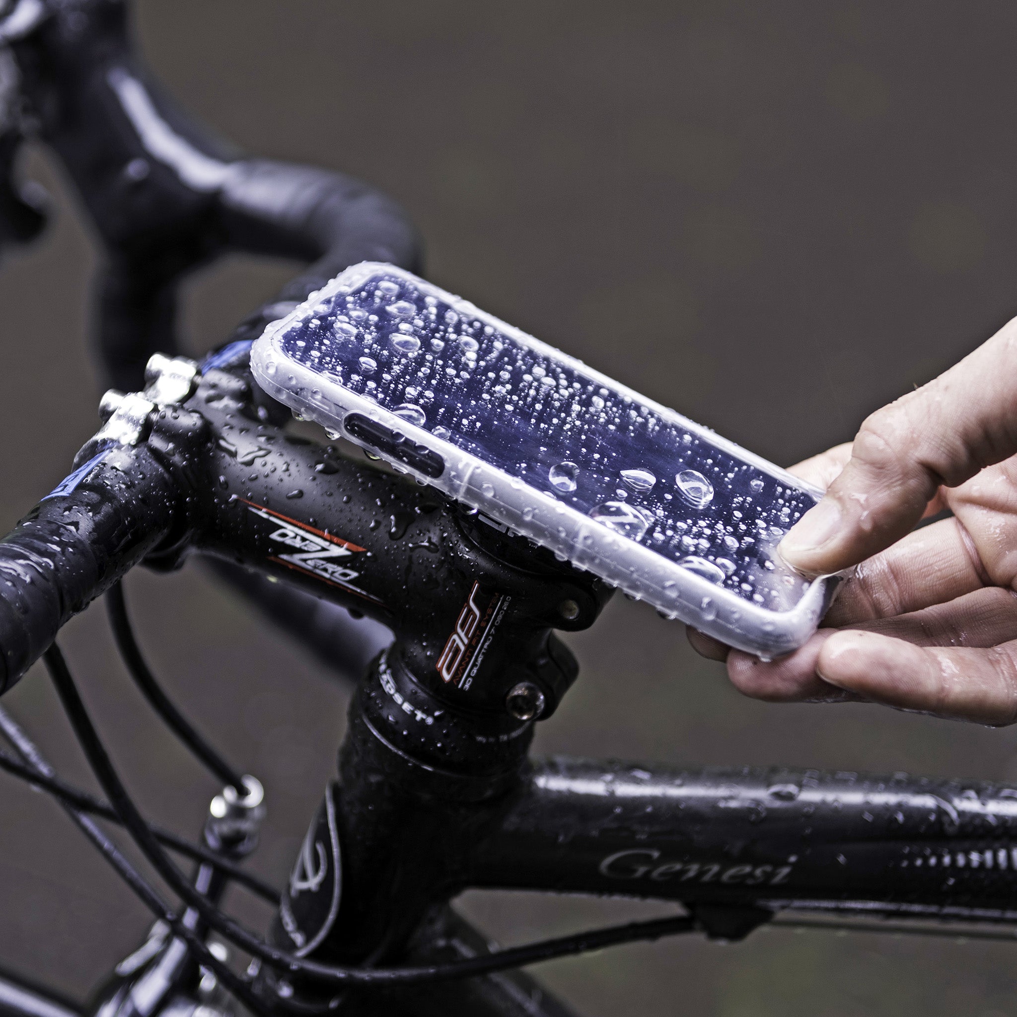 SP Connect Accessories Weather Cover housse iPhone 16 pluie