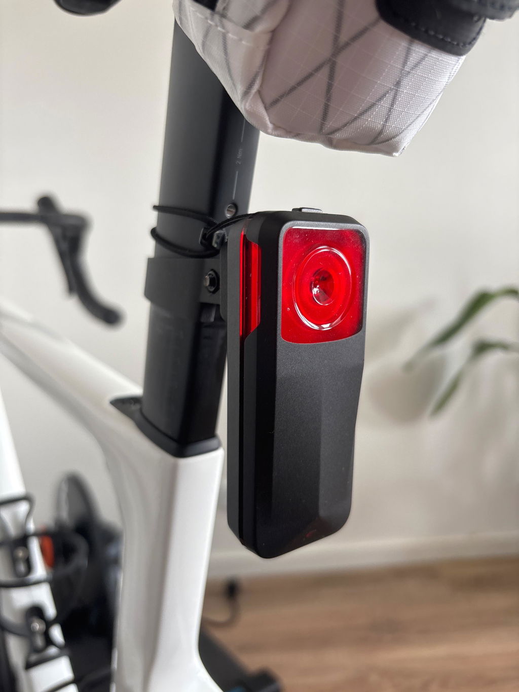 Ravemen NT201 feu arrière vélo radar intelligent