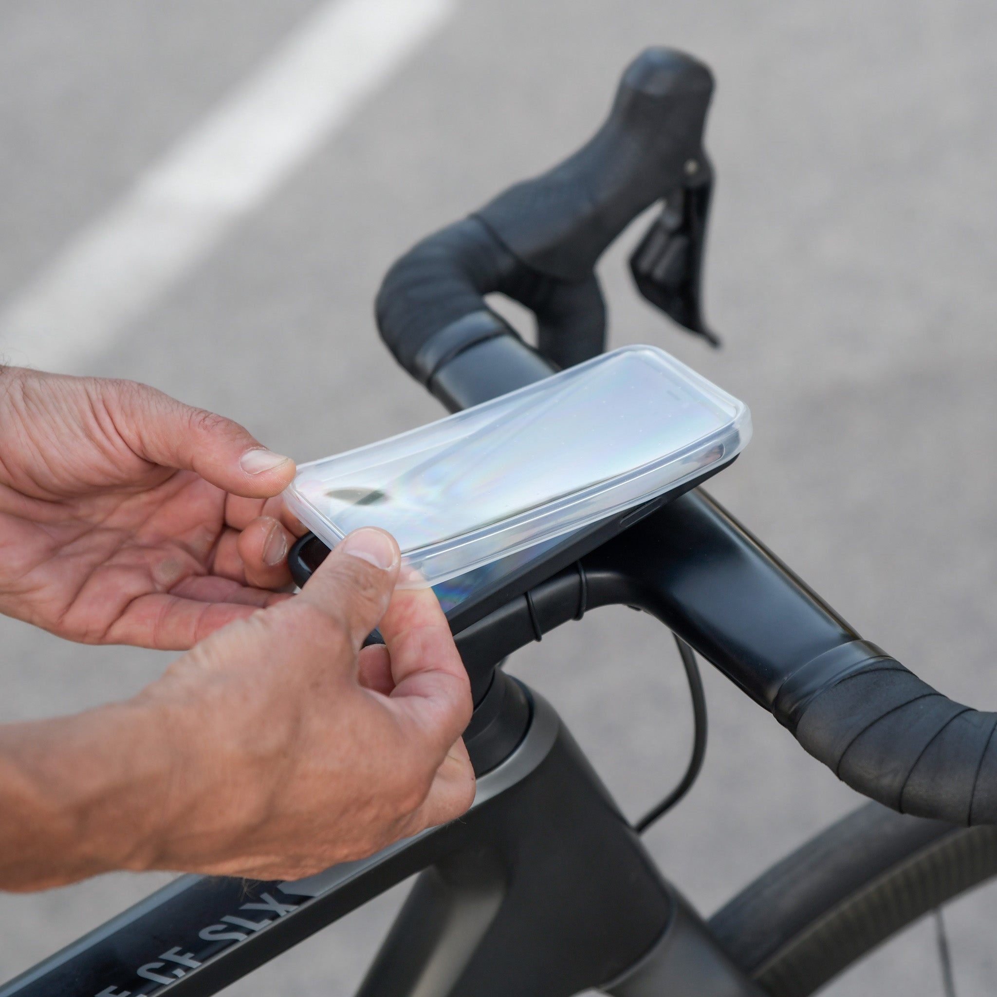 SP Connect Accessories Weather Cover housse iPhone 16 pluie
