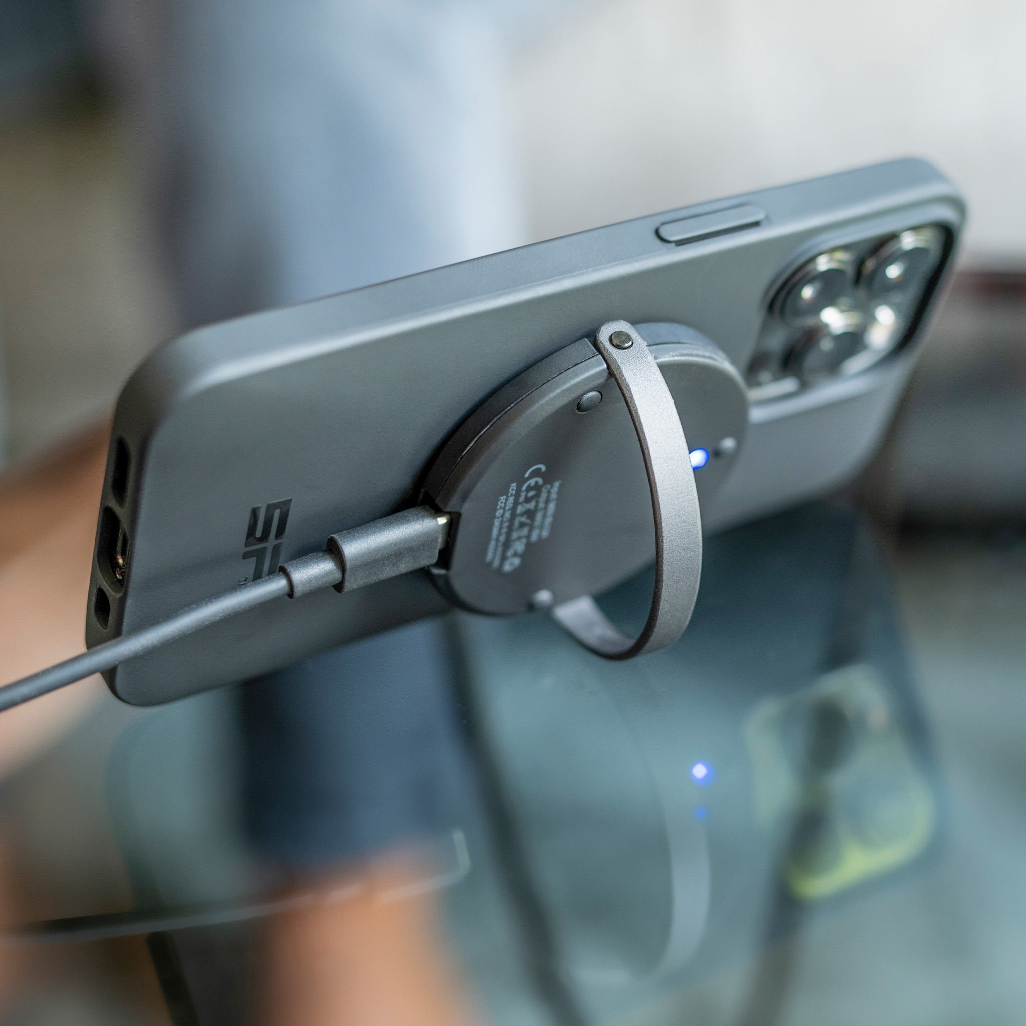 SP Connect Charging Pad chargeur sans fil MagSafe avec support