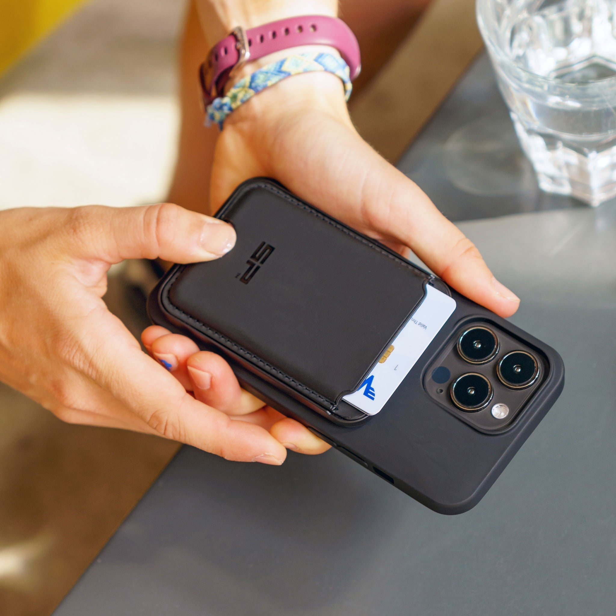 SP Connect Storage porte-cartes magnétique RFID 4 cartes