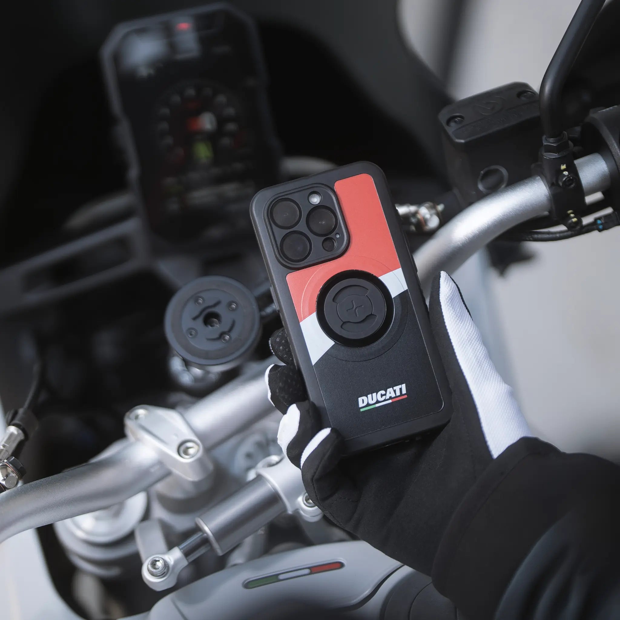 SP Connect Ducati Phone Case coque iPhone 16 Pro Corse