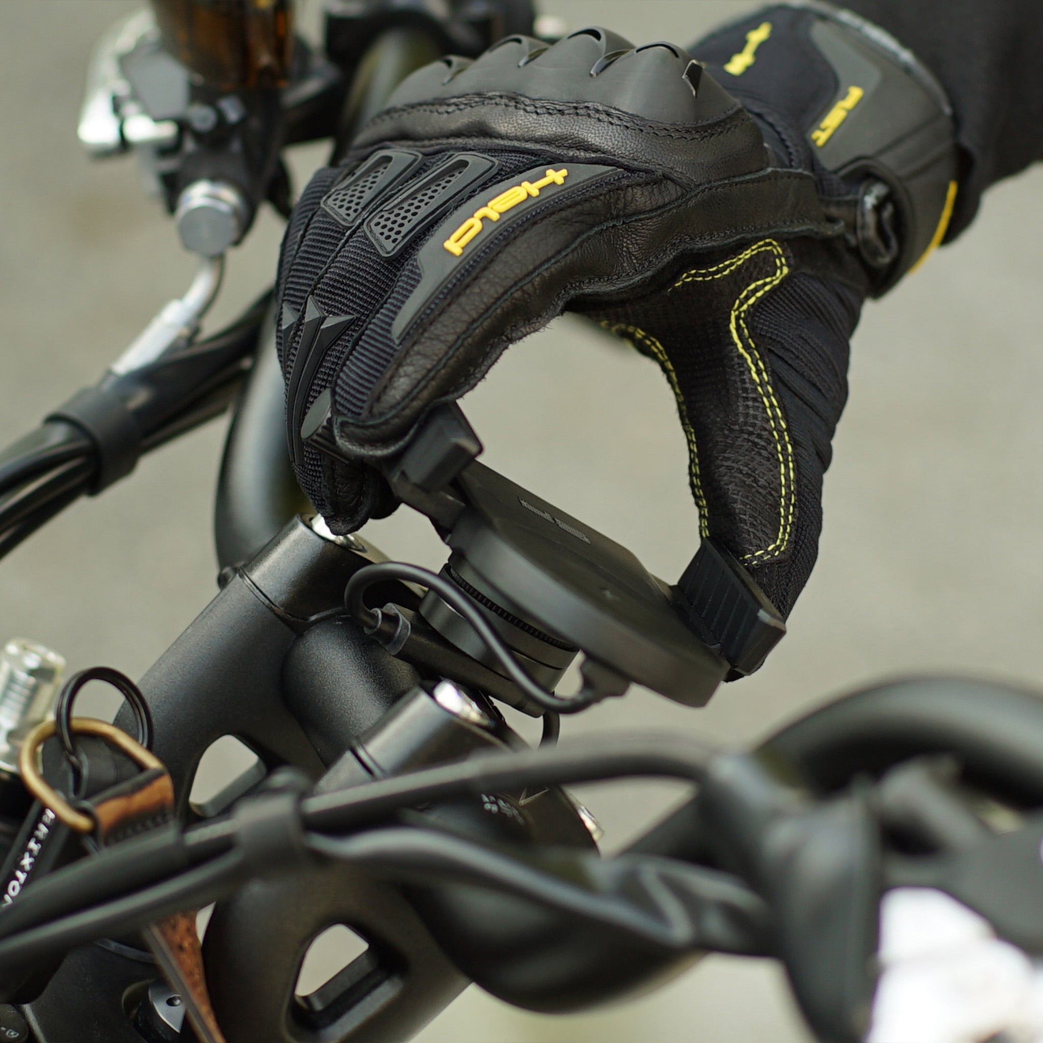 SP Connect Universal Interface adaptateur adhésif fixation vélo