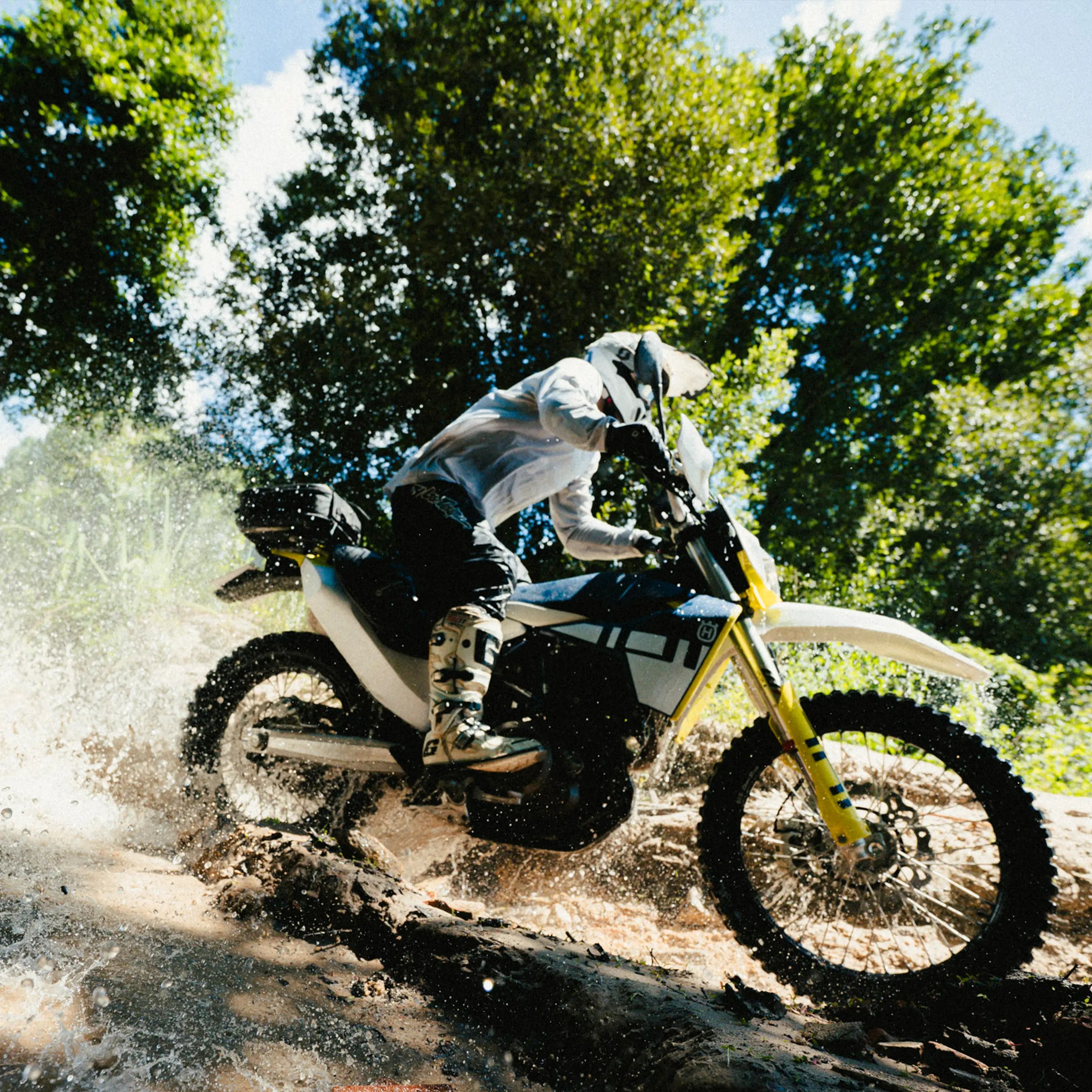 SP Connect Chase the Sun Moto coque iPhone jaune moto