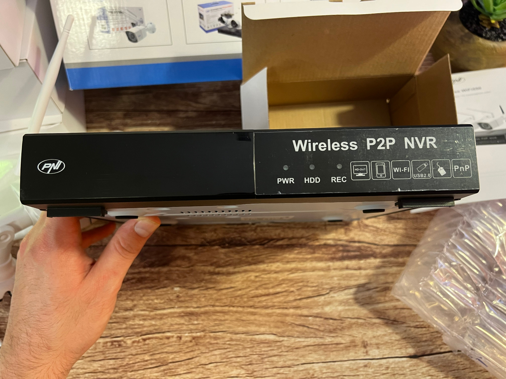 PNI House WiFi550 kit vidéosurveillance 4 caméras NVR 8 canaux
